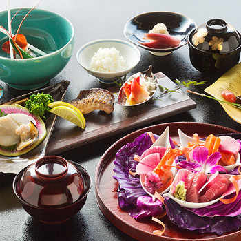 天然食材にこだわった華のある料理に舌鼓♡3639282