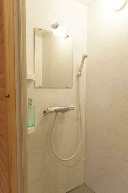 バスルームのシャワー