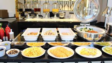 朝食ビュッフェ / 11