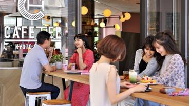 施設の入り口 / 16