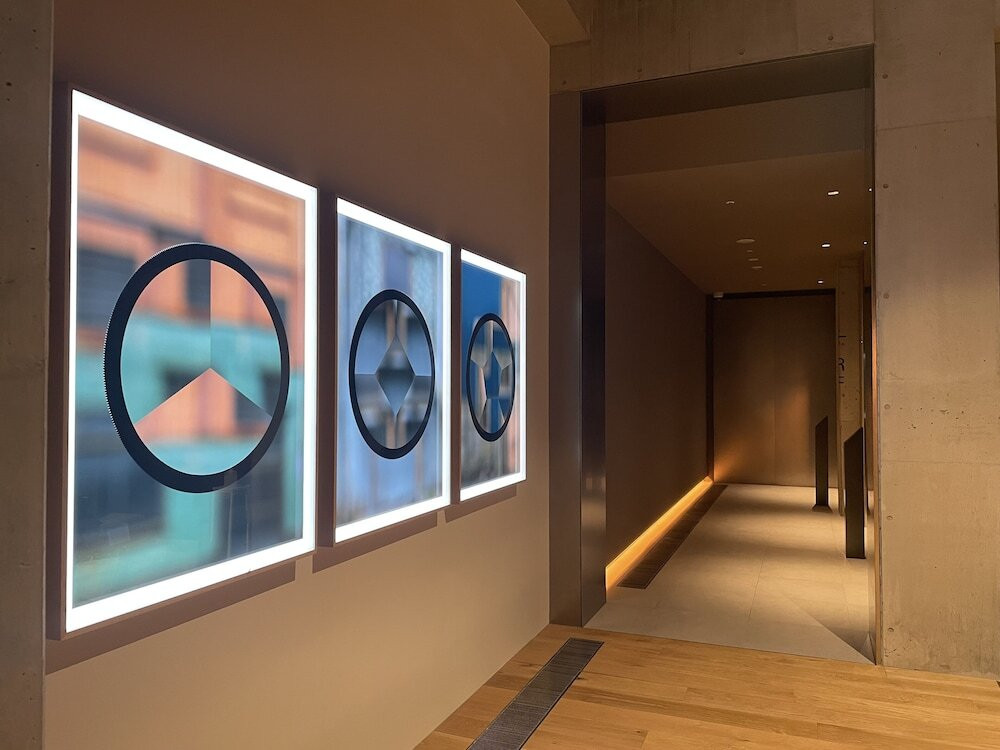 アートワーク　エレベーターホール