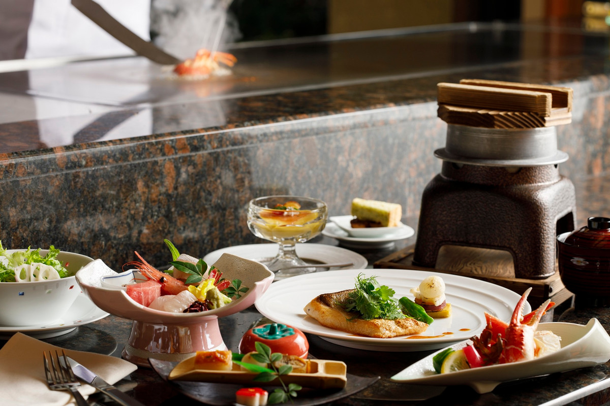 鉄板カウンター 割烹の割烹会席