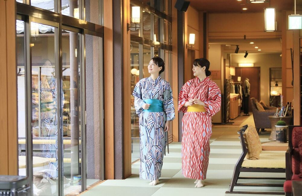 山梨のフルーツ・ワイン・温泉でとことん癒されましょ♪3516236