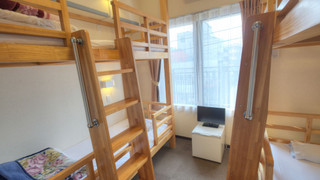 トリプルルーム (2 Bunk Beds)