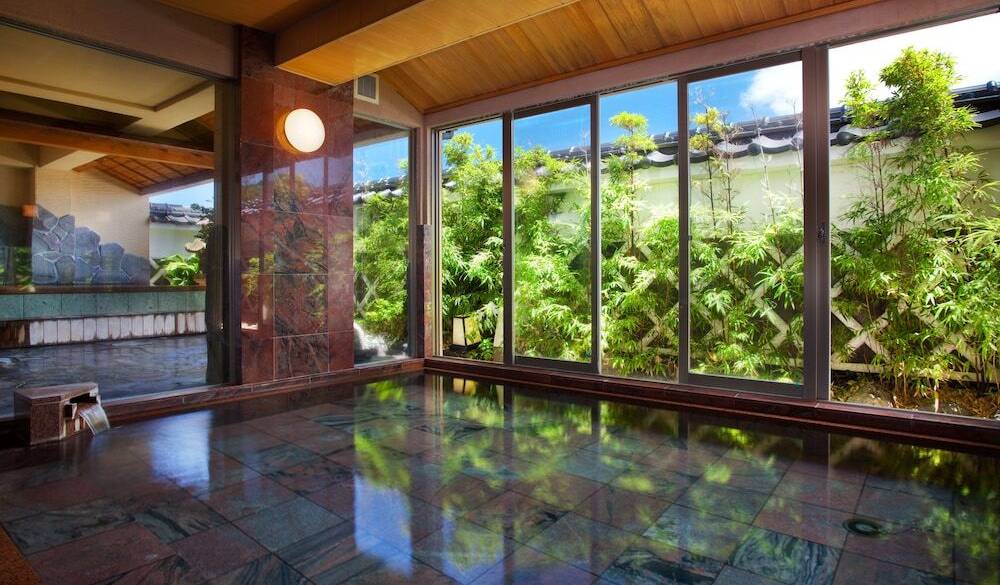 湯めぐりが楽しい
自家源泉の温泉 / 3