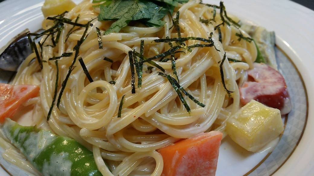 カフェ「花栞」で
映えスイーツ三昧 / 4