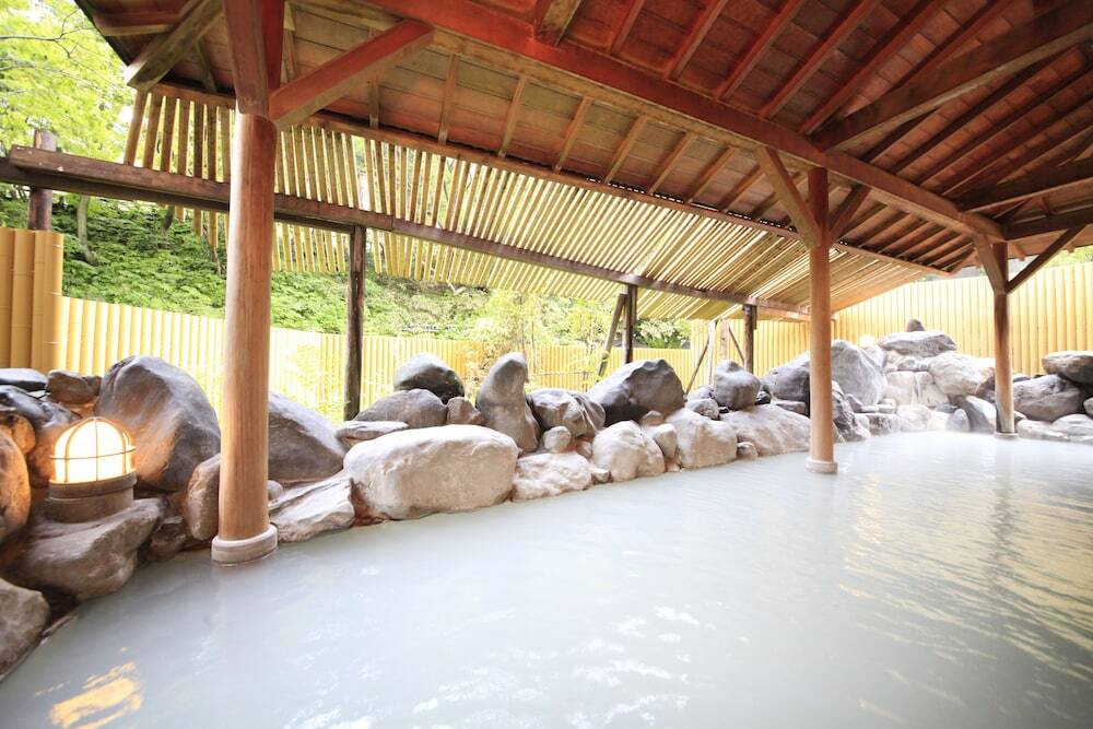 温泉通にはたまらない！源泉の上にたつホテル3451561