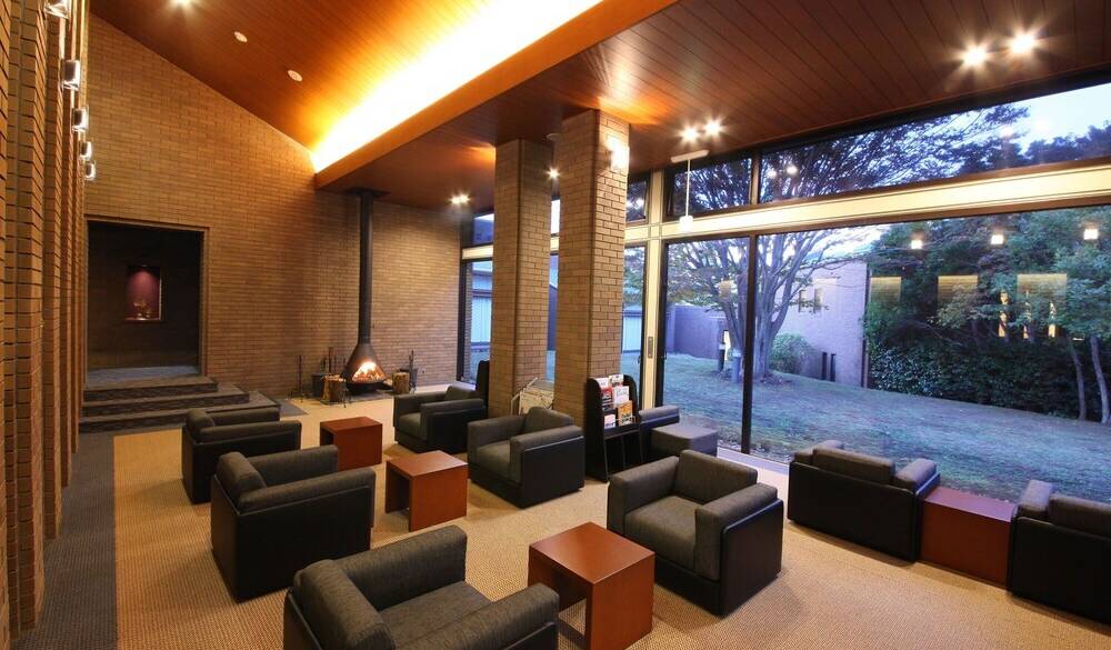 ロビーラウンジ / 2