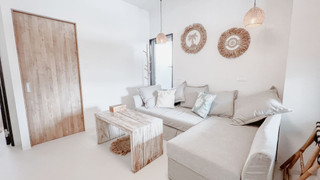 デザイン 4 人部屋 クイーンベッド 1 台ソファーベッド付き