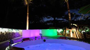 屋外スパ浴槽 / 1