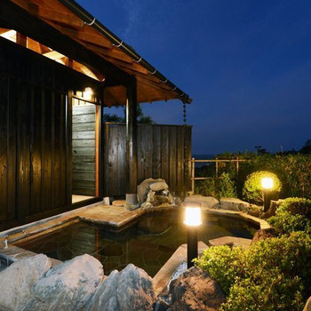 数寄屋造りのお部屋と庭園露天風呂でくつろぐ上品な休日3563851