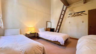 スーペリア トリプルルーム 共用バスルーム