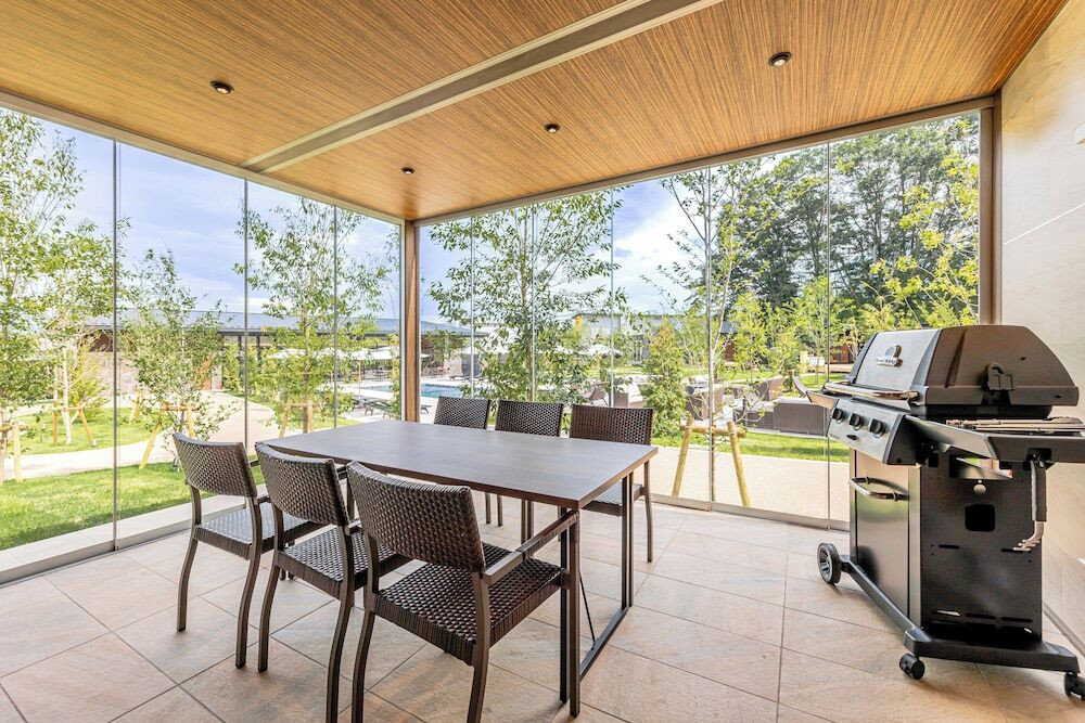 客室内のダイニングエリア