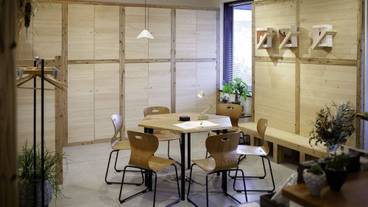 ロビー応接スペース / 2