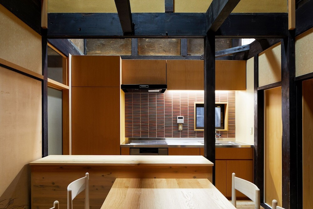 客室内のダイニングエリア