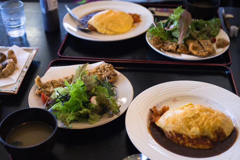 地元愛たっぷりのこだわりご飯も1105988