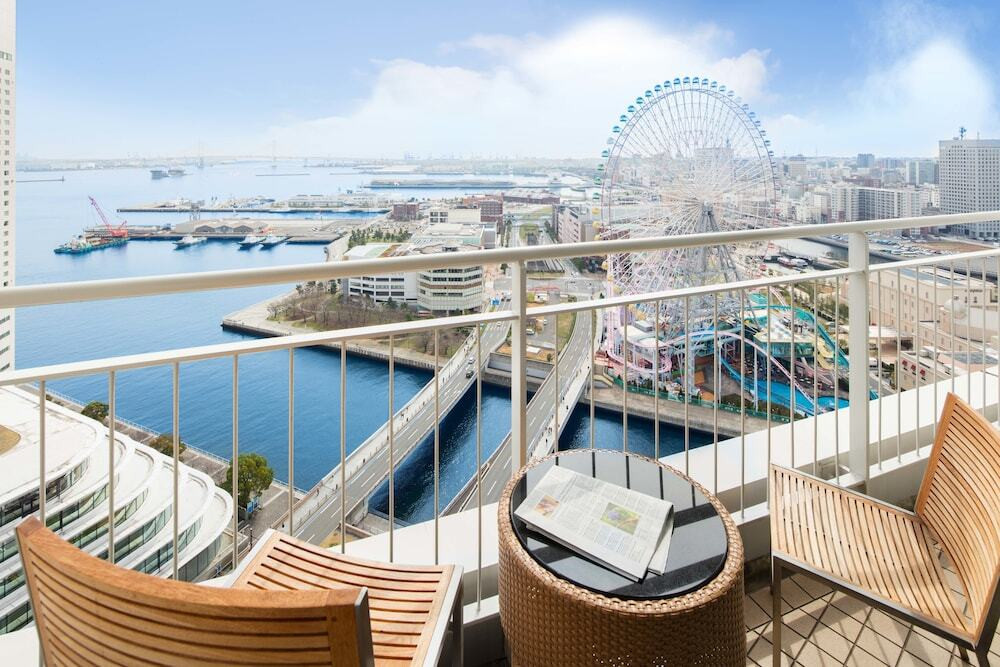 大観覧車の夜景を見ながら、バースデーディナーをルームサービスで♡4047841