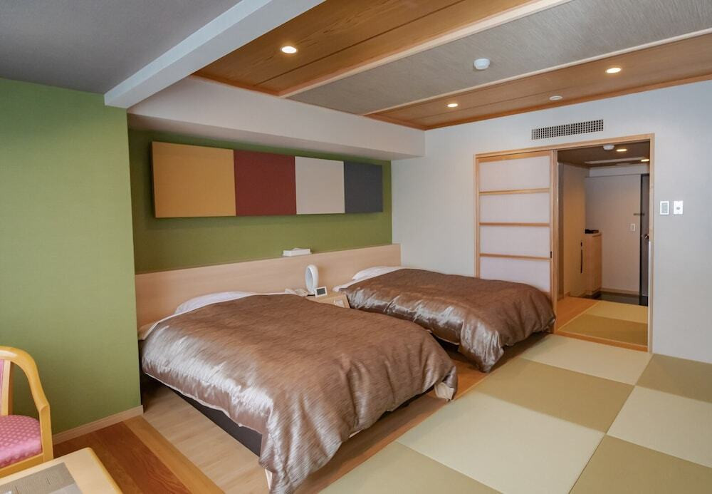 モダンな「デザイン ツインルーム」、またはシンプルな西館のお部屋でコスパ良く3450239