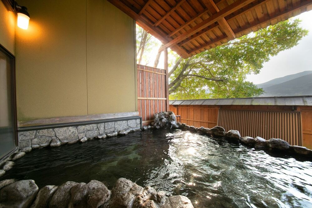 客室露天風呂も内湯もゆったりサイズ！贅沢空間を2人占め3379815