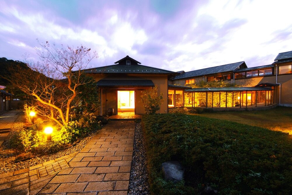 広い"展望檜風呂"で彼とゆったり♡豊かな自然を感じる旅館4071926