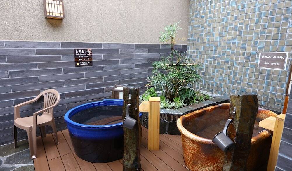 壺風呂 あつ湯とぬる湯 / 2