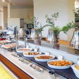 人気の自家製朝食ビュッフェ / 1