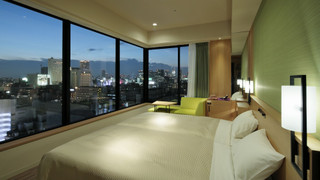 コーナービューソファツイン　スーパーシティビュー（禁煙）