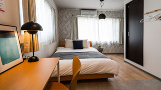 ダブルルーム (シャワー/トイレ付) エレベーターなし 2-3階 禁煙