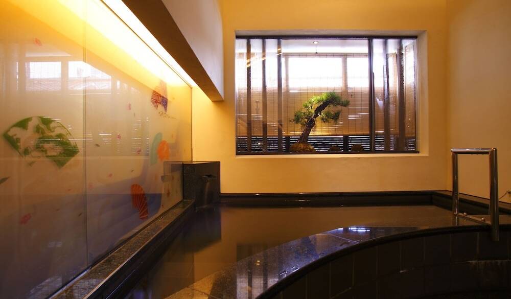 朝の貸切風呂「扇音」の雰囲気 / 1