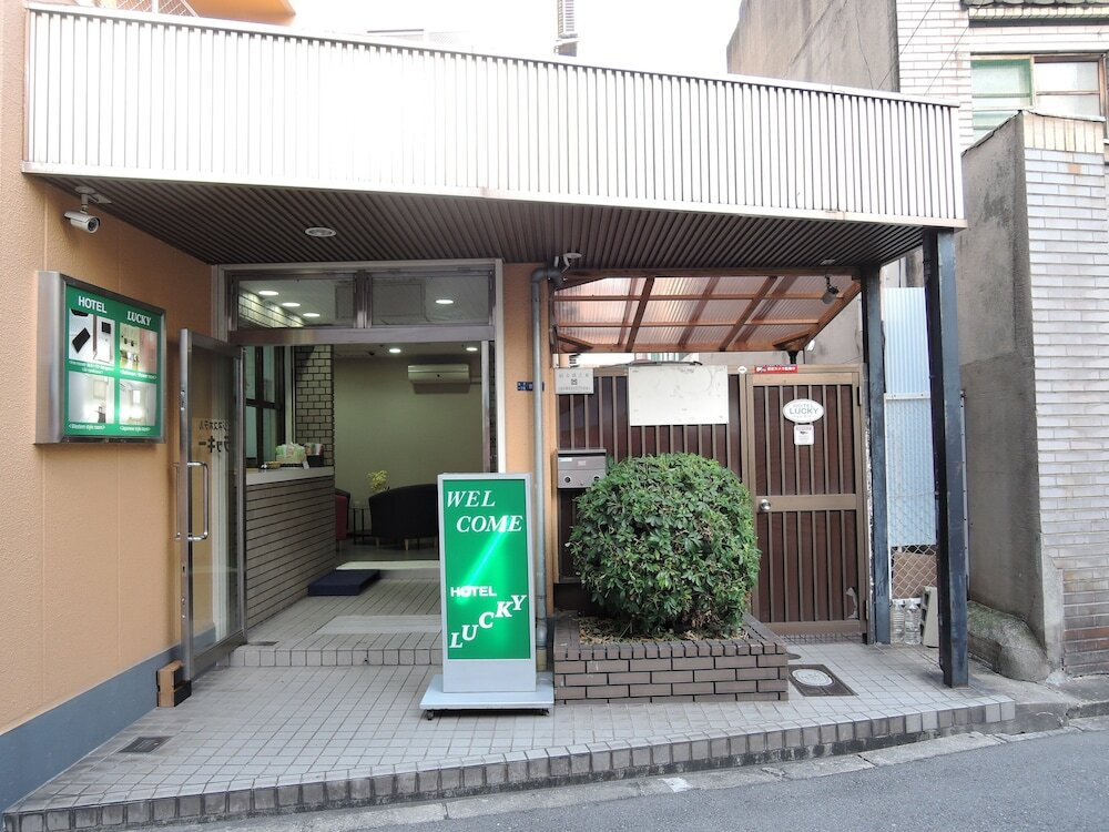 施設の正面