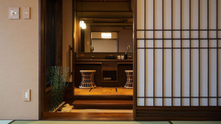 半露天風呂, 坪庭付和室6畳