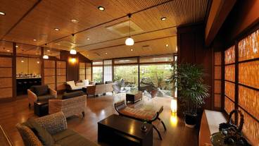 ロビーラウンジ / 3