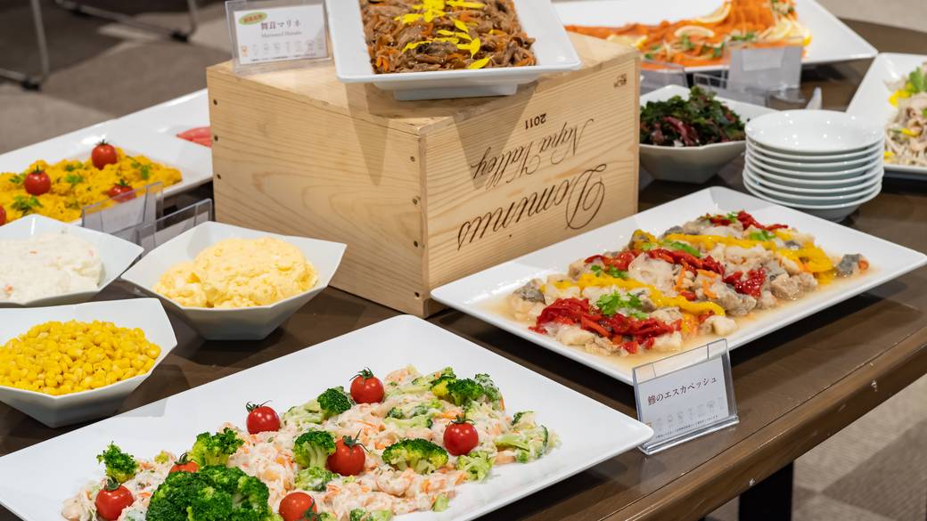 夕食は群馬食材を
ビュッフェで味わう / 2