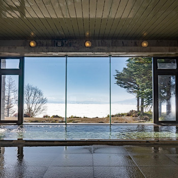 圧巻のパノラマを楽しむ、高原の天空ホテル4236877