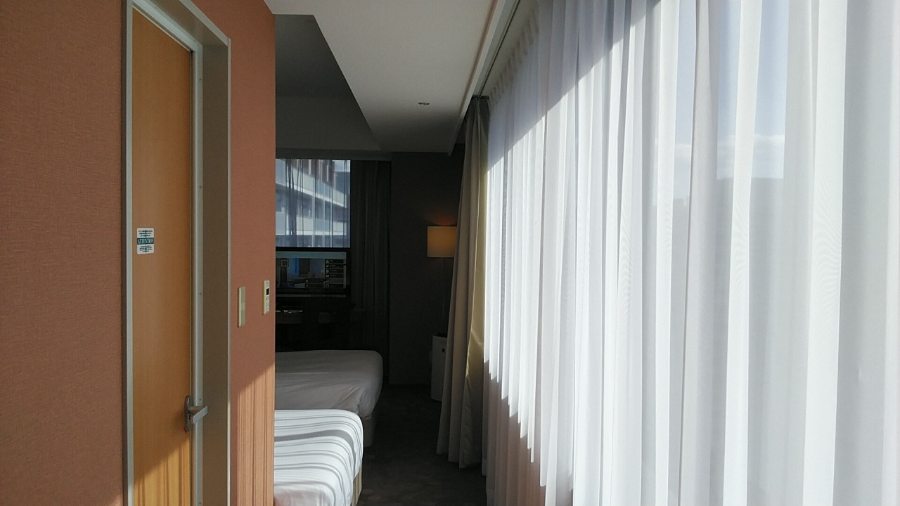 大きな開放的な窓