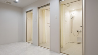 2名隣接ベッド確約 男女共用