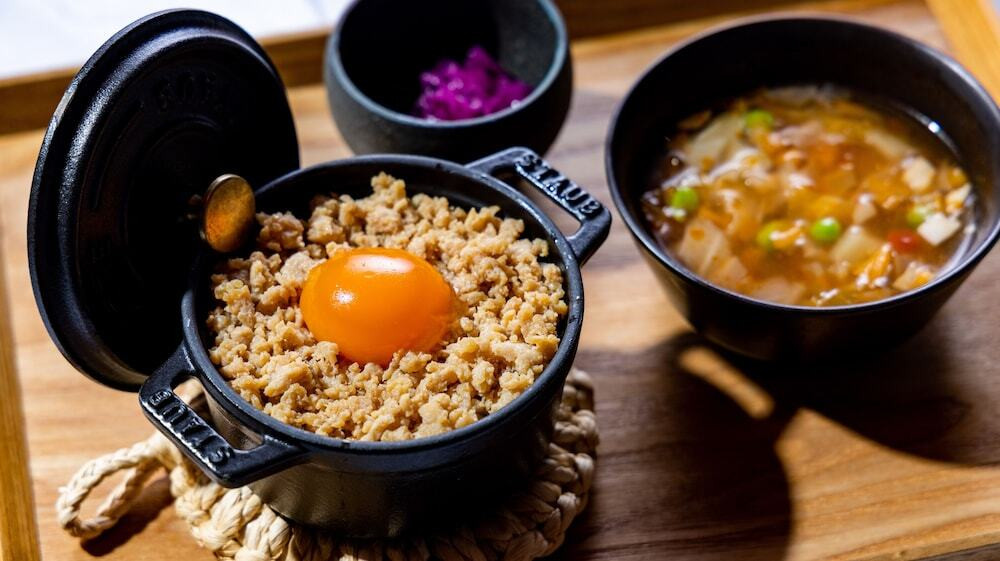 卵黄醤油に鶏そぼろのご飯