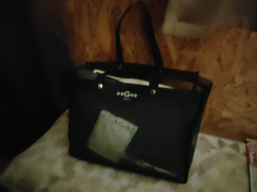 ナイトウェア・歯ブラシ・タオル大小入り