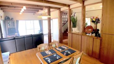 客室内のダイニングエリア / 13