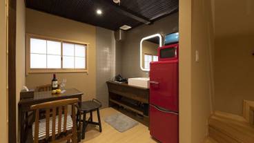 客室内のダイニングエリア / 8