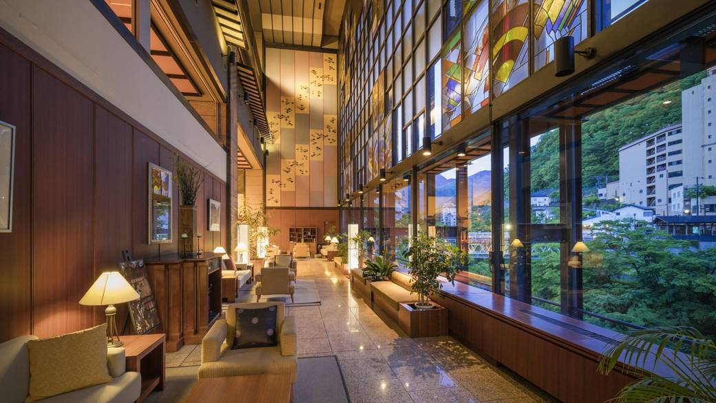 ロビーのソファ / 3