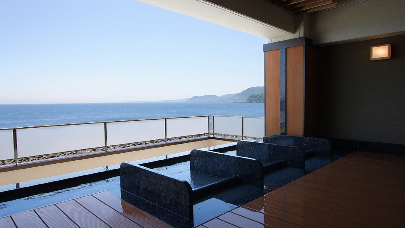 波打ち際まですぐ！波音を楽しむ露天風呂4759152