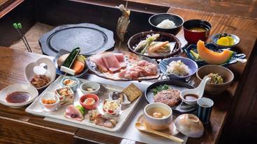 食事・飲み物 / 11