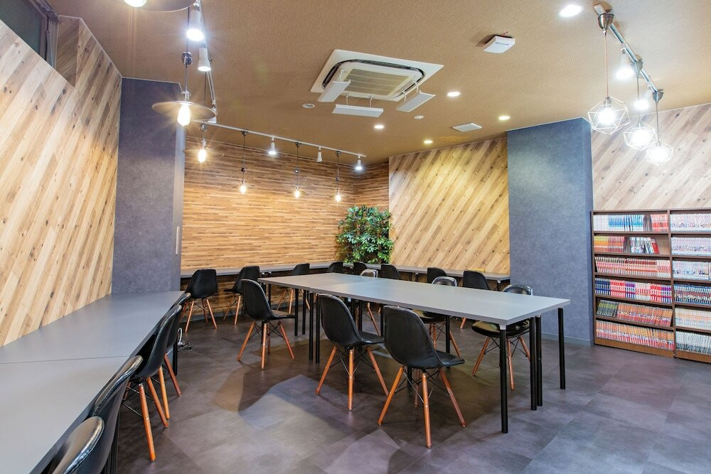 ラウンジ
