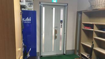 内部エントランス / 2