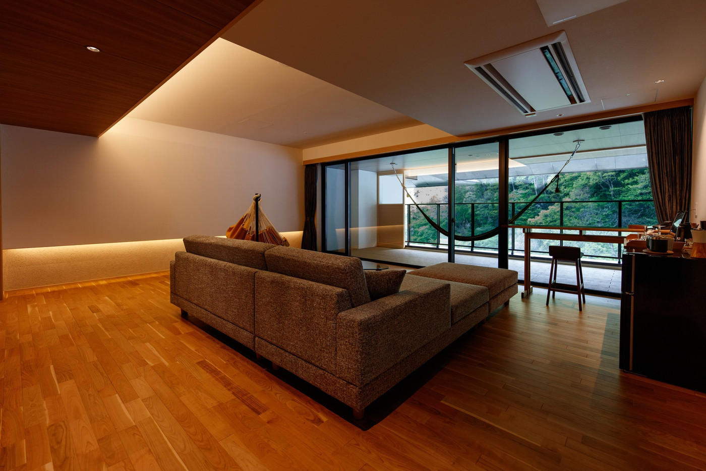 情緒豊かな山を見ながら、のんびりできる温泉宿4047539