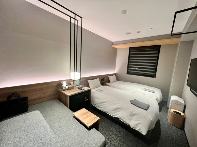 18㎡のスタンダードツインは、一番ポピュラーな客室。ソファベッドを利用すれば最大3名まで宿泊可能 / 4