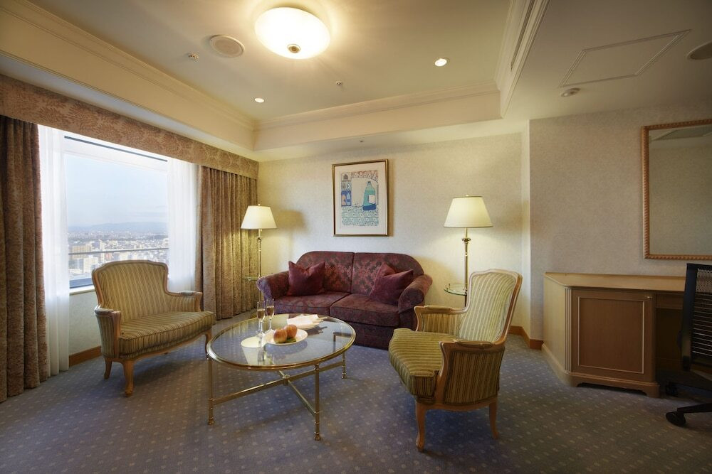 客室内のダイニングエリア