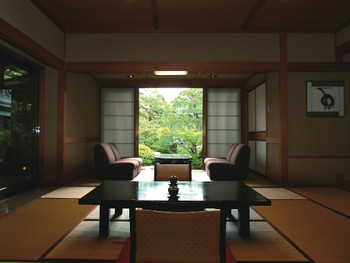 広々とした日本庭園を眺めながら露天風呂と部屋食を楽しんで3704833