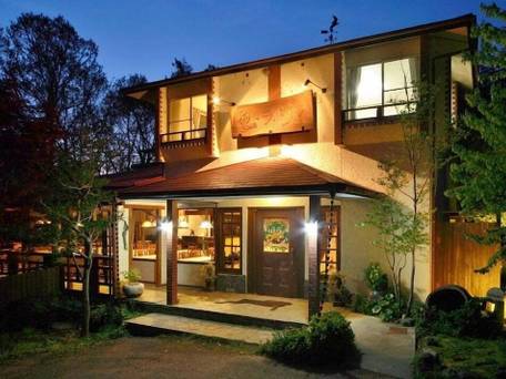 小さなホテル セラヴィ / 1